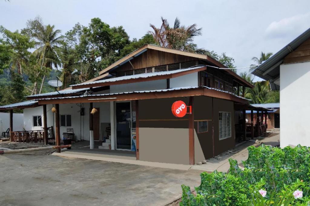 Oyo 90176 D'Cruz Sunrise Villa Pantai Cenang  Exterior photo